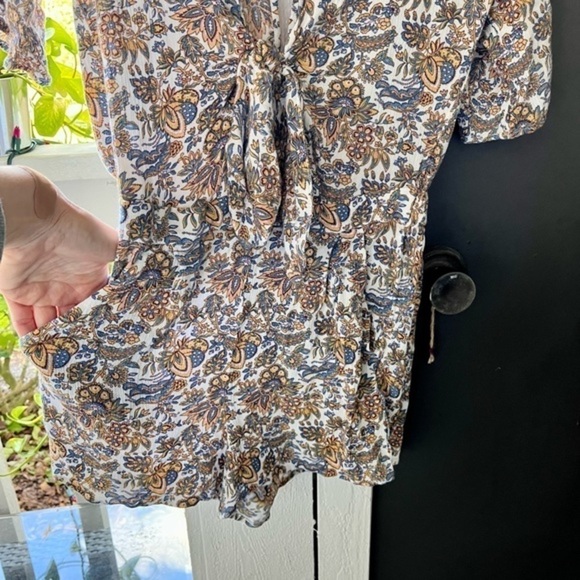 LOFT BEACH PAISLEY TIE FRONT ROMPER - Picture 3 of 6